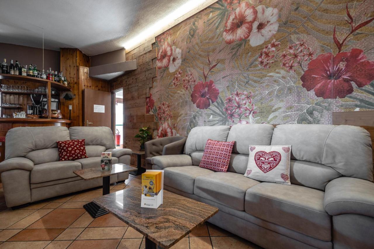 Hotel & Ristorante Serenella Breuil-Cervinia Luaran gambar