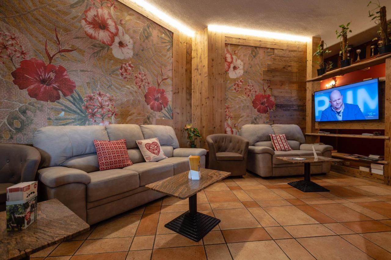 Hotel & Ristorante Serenella Breuil-Cervinia Luaran gambar