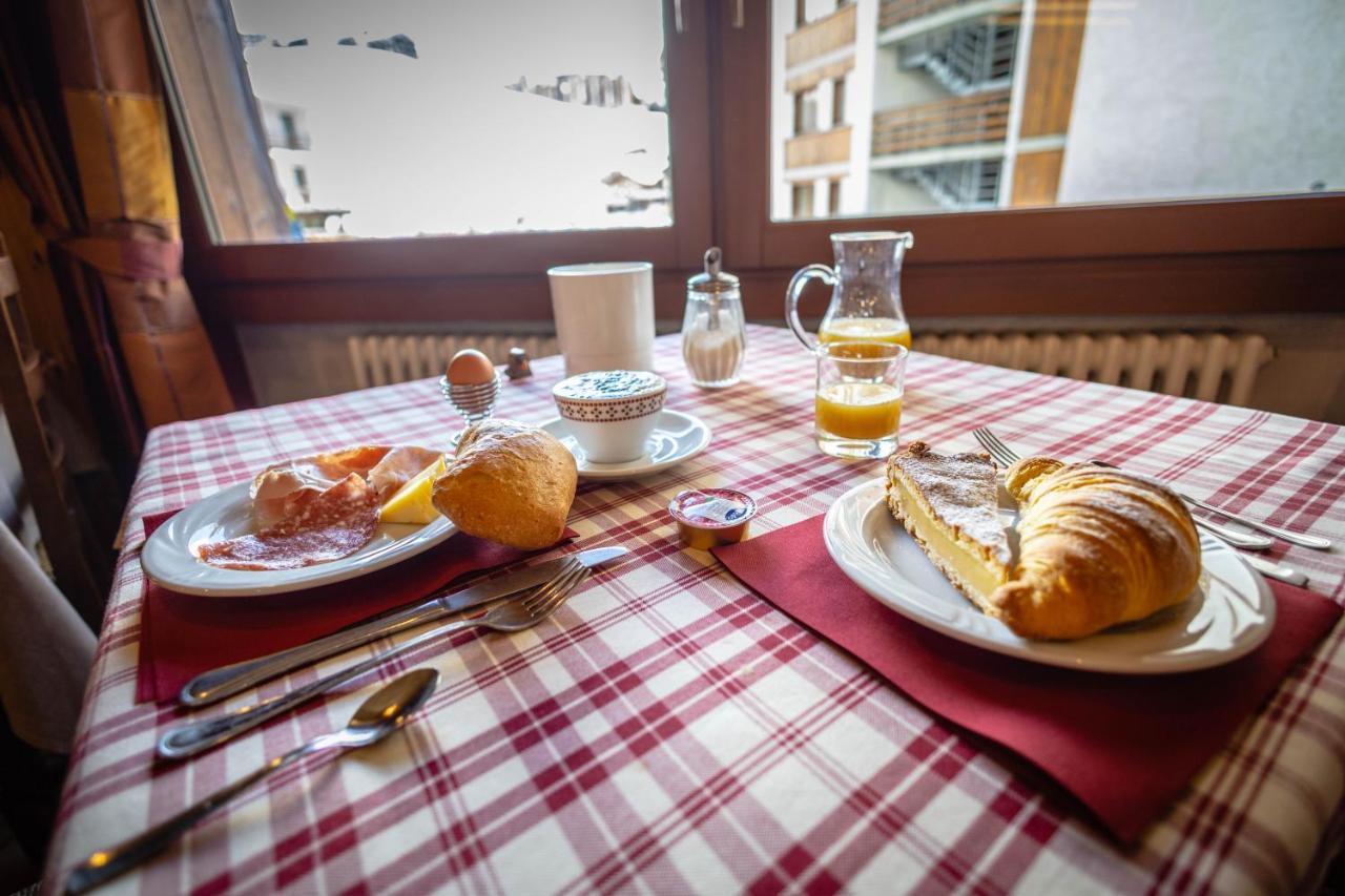 Hotel & Ristorante Serenella Breuil-Cervinia Luaran gambar